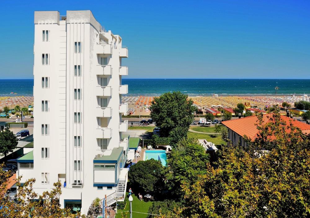 Hotel Aristeo Rimini Exterior photo