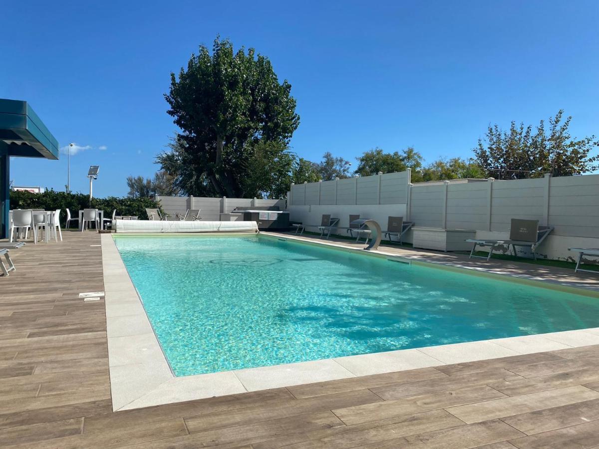 Hotel Aristeo Rimini Exterior photo