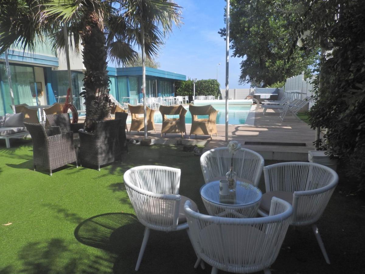Hotel Aristeo Rimini Exterior photo